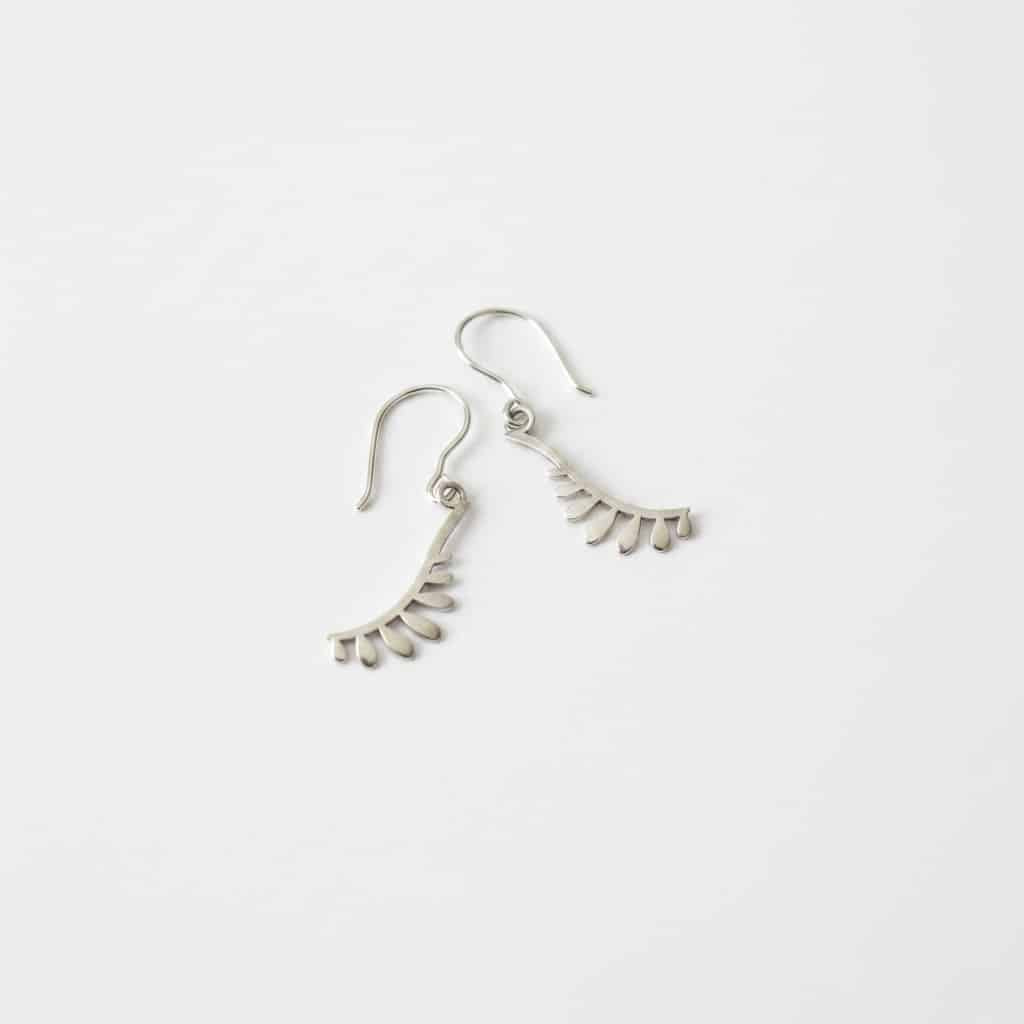 Aeris Leaf Flow Earrings - Image 2